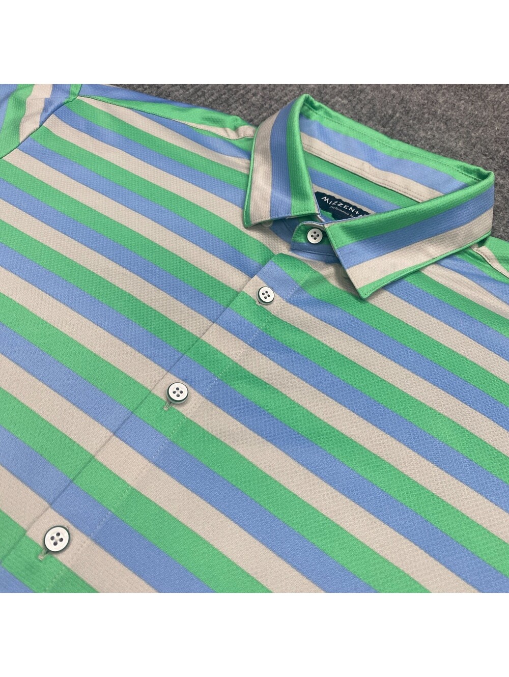 Mizzen Main Performance Shirt Mens XL Trim Fit Striped Button Down Short Sleeve